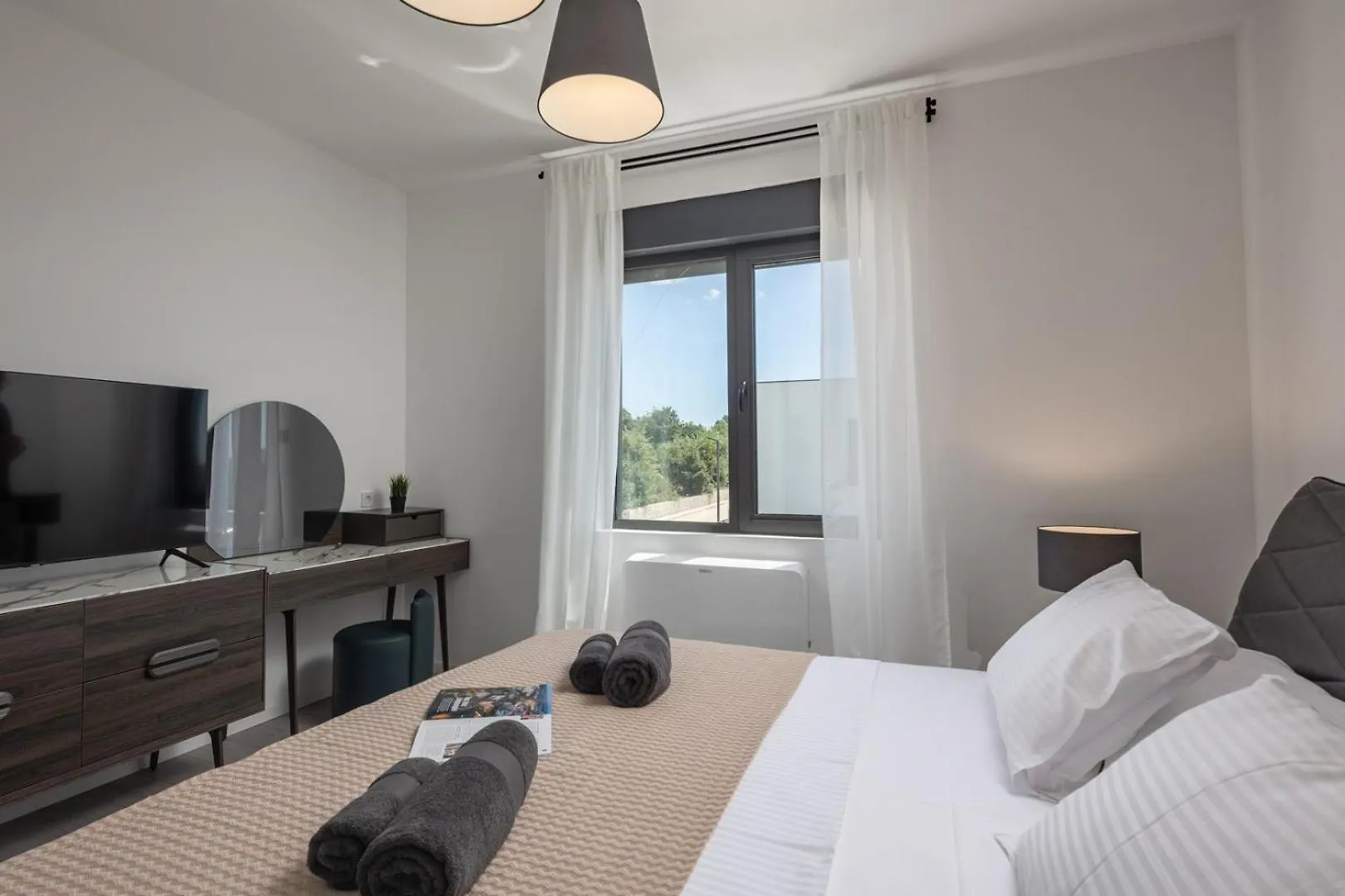 New! Luxury Villa Epic 4 & 5 Two Heated Pool 50 M2 Juršići