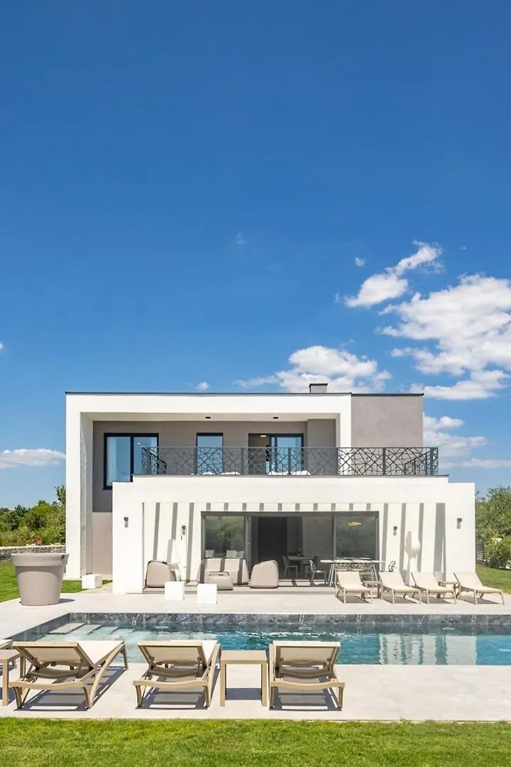 New! Luxury Villa Epic 4 & 5 Two Heated Pool 50 M2 Juršići Kroatië