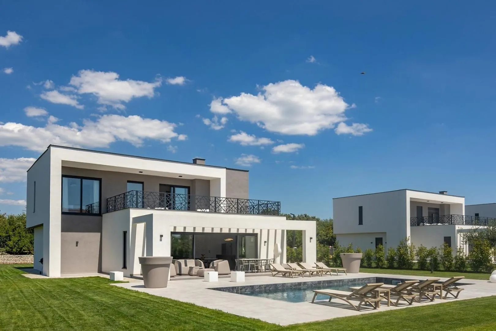 New! Luxury Villa Epic 4 & 5 Two Heated Pool 50 M2 Juršići